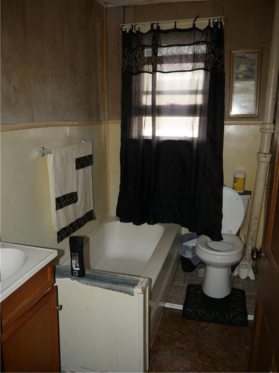 724 West 17th Street Anderson, IN 46016 - Photo 9 of 30