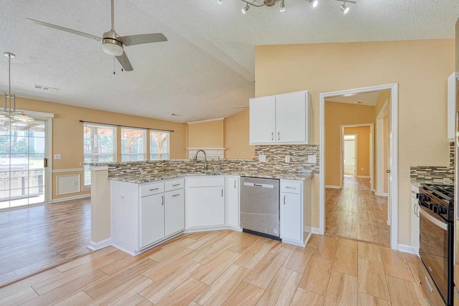 307 Valhalla Lane Simpsonville, SC 29681 - Photo 11 of 47 Gallery Image 11