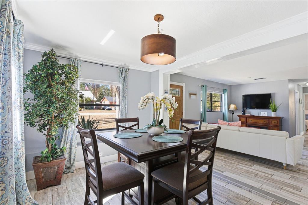 10405 North Woodmere Road Tampa, FL 33617 - Photo 12 of 58