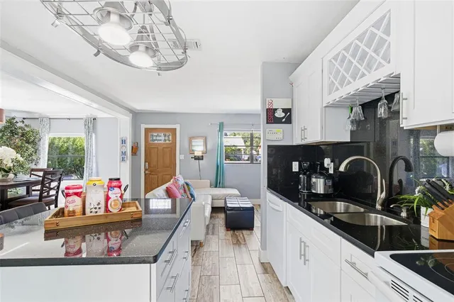 $460,000 | 10405 North Woodmere Road, Tampa, FL 33617