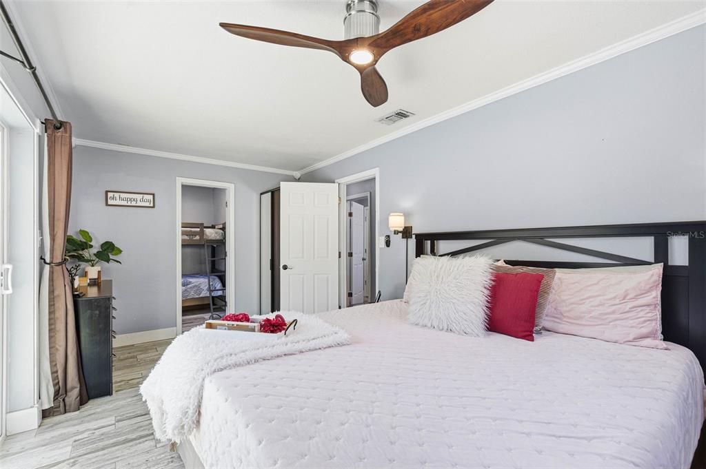 10405 North Woodmere Road Tampa, FL 33617 - Photo 26 of 58