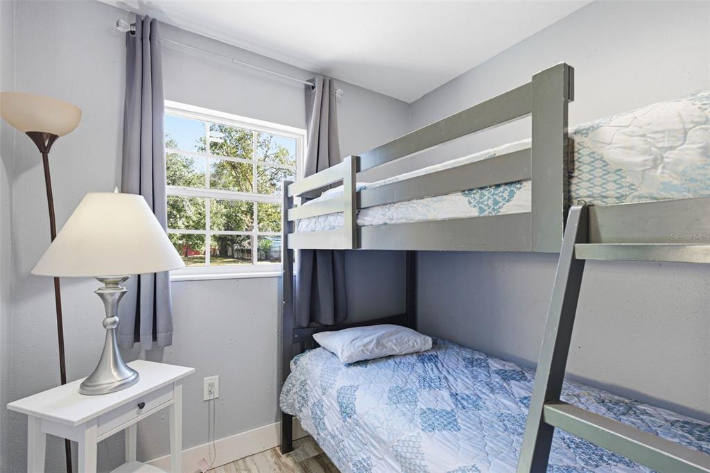 10405 North Woodmere Road Tampa, FL 33617 - Photo 29 of 58