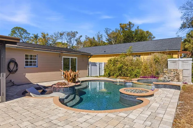 $460,000 | 10405 North Woodmere Road, Tampa, FL 33617