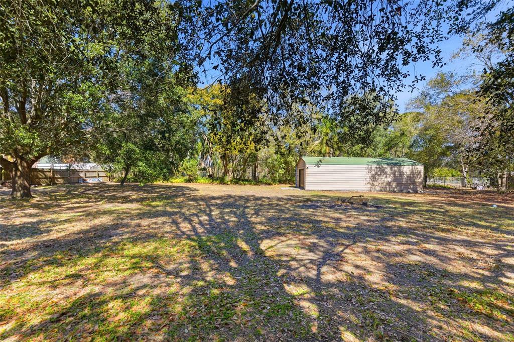 10405 North Woodmere Road Tampa, FL 33617 - Photo 38 of 58