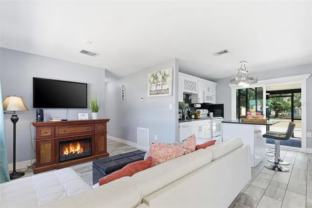 $460,000 | 10405 North Woodmere Road, Tampa, FL 33617