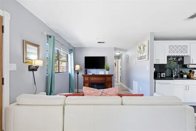 $460,000 | 10405 North Woodmere Road, Tampa, FL 33617