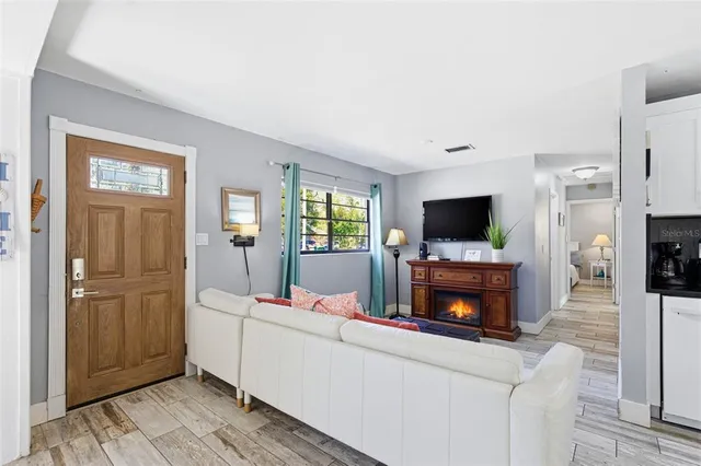 $460,000 | 10405 North Woodmere Road, Tampa, FL 33617