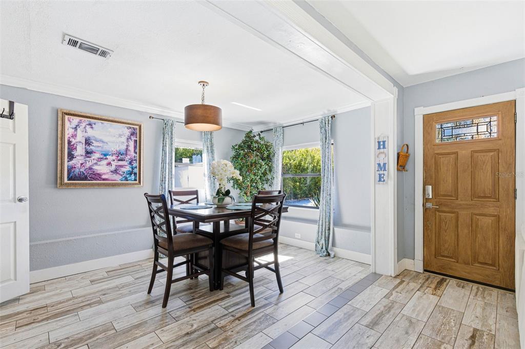 10405 North Woodmere Road Tampa, FL 33617 - Photo 9 of 58