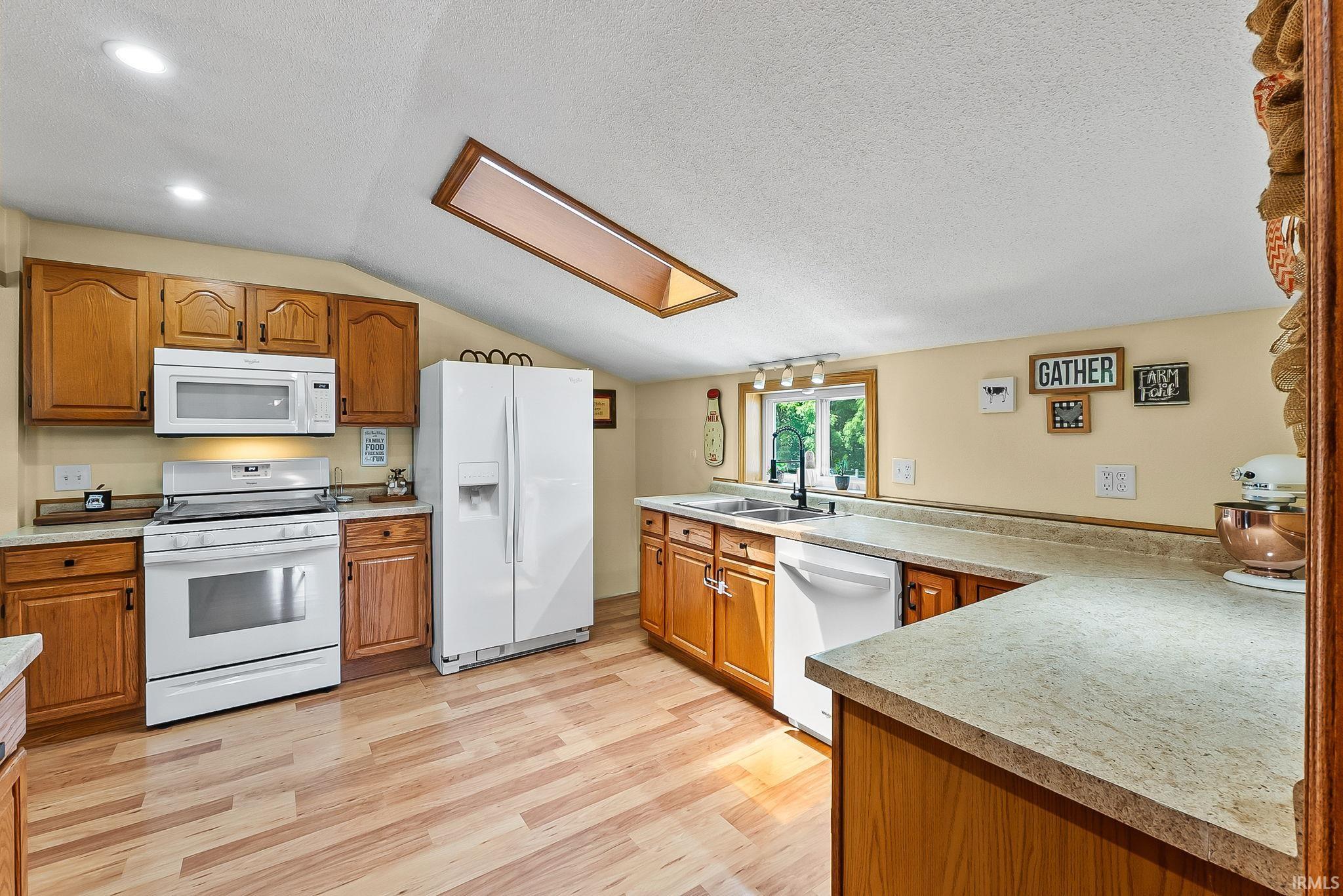 8256 North Angling Road Kendallville, IN 46755 - Photo 14 of 44