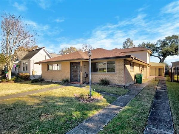 $424,900 | 637 Dodge Avenue, Jefferson, LA 70121