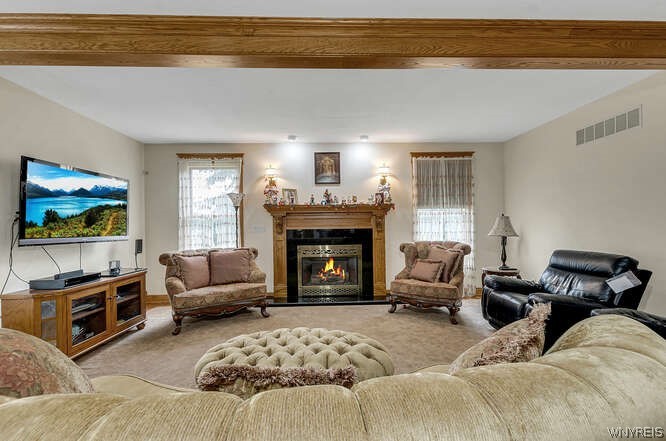11411 Stolle Road Marilla, NY 14052 - Photo 11 of 50 Family room
