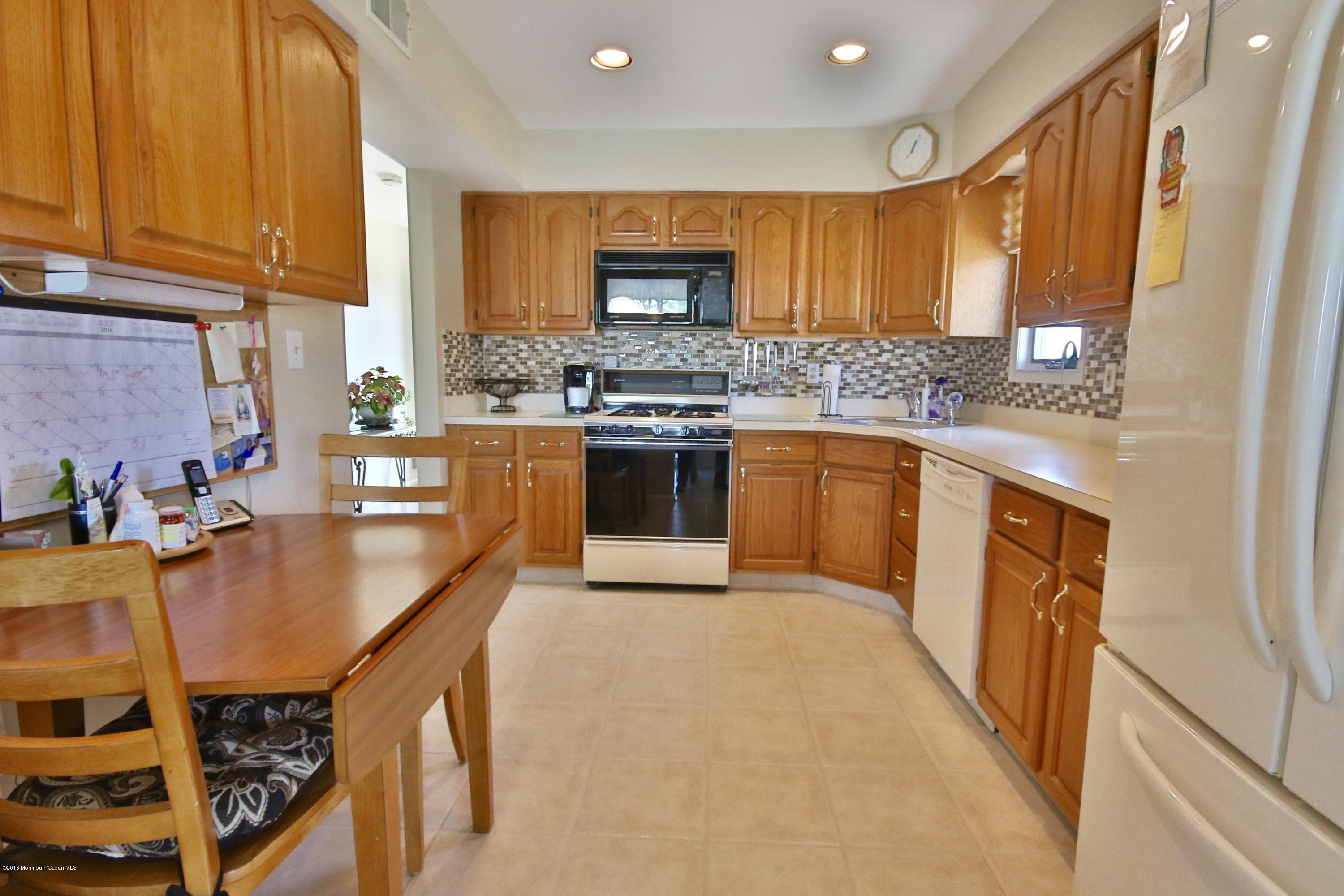 231 Allen Road Bayville, NJ 08721 - Photo 7 of 32 7V0A9639