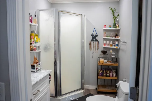 a very nice looking room with a hallway