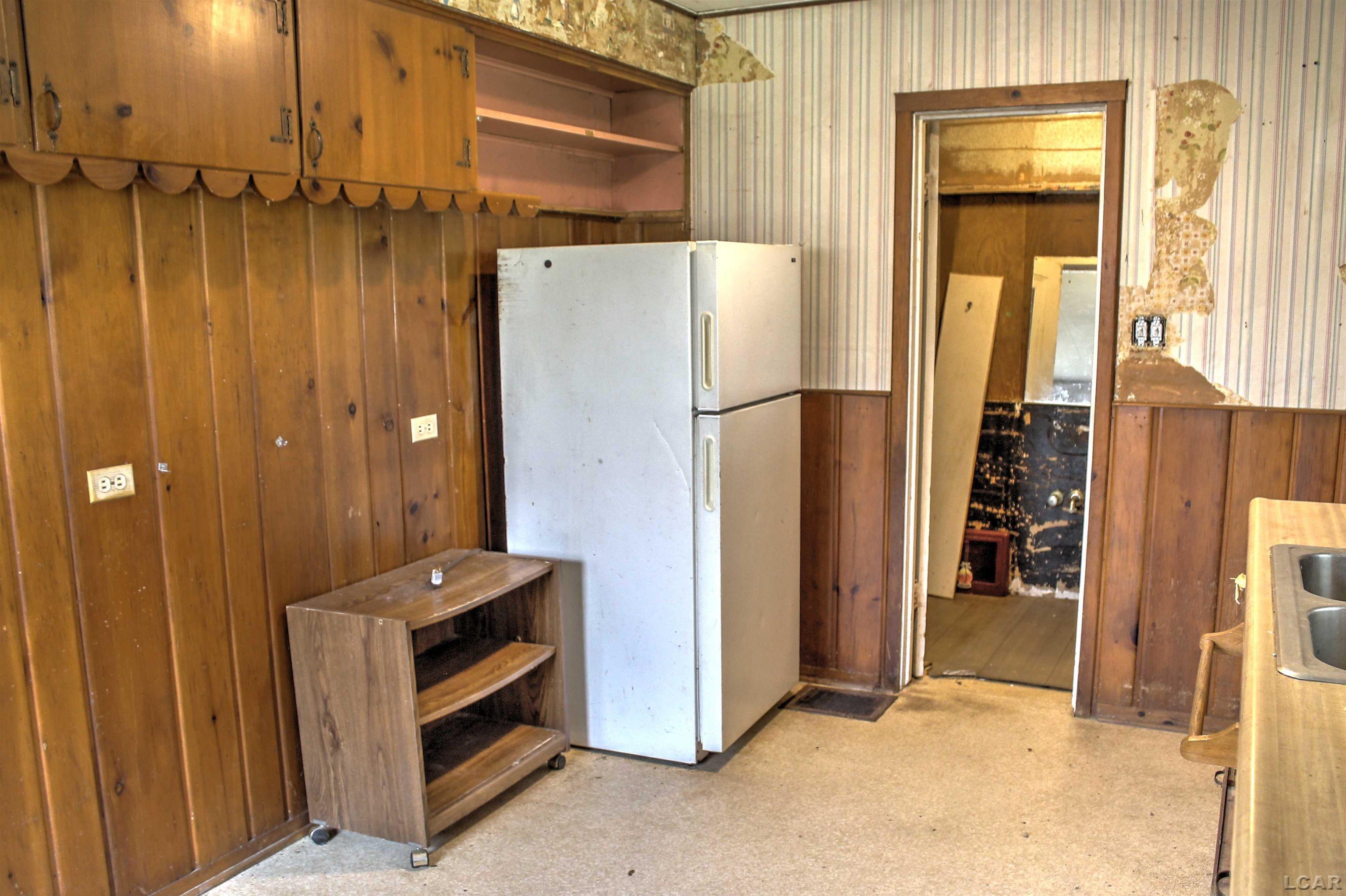 17060 Quaker Road Hudson, MI 49247 - Photo 7 of 23 50105773-6.JPG