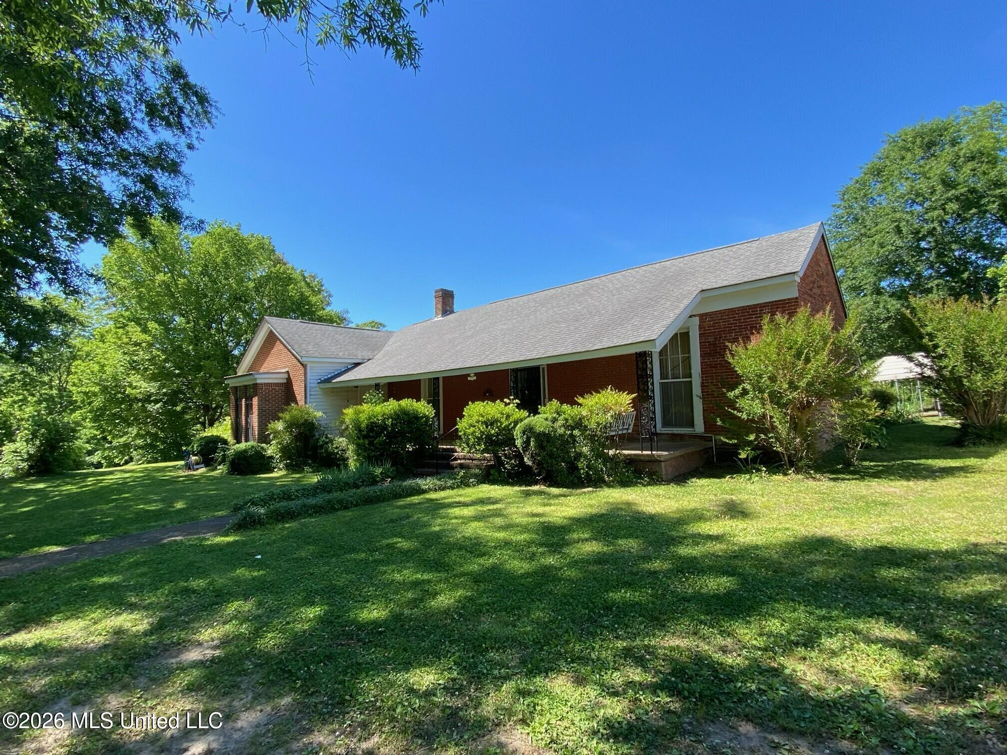 9 Potts Camp Road Waterford, MS 38635 - Photo 2 of 31 IMG_5929 (1)