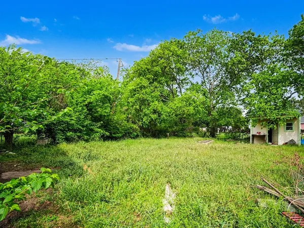 $140,000 | 108 East Tyler Street, Ennis, TX 75119