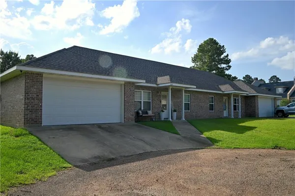 $225,000 | 1040 Jennifer's Place, Pineville, LA 71360