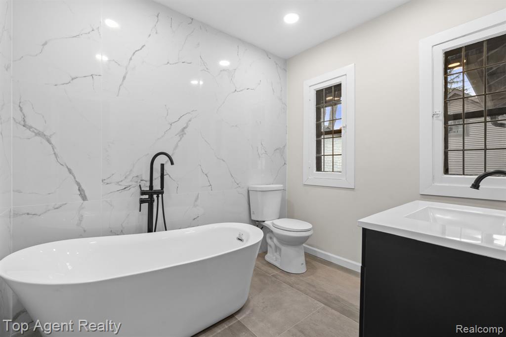 784 Barrington Road Grosse Pointe Park, MI 48230 - Photo 26 of 58
