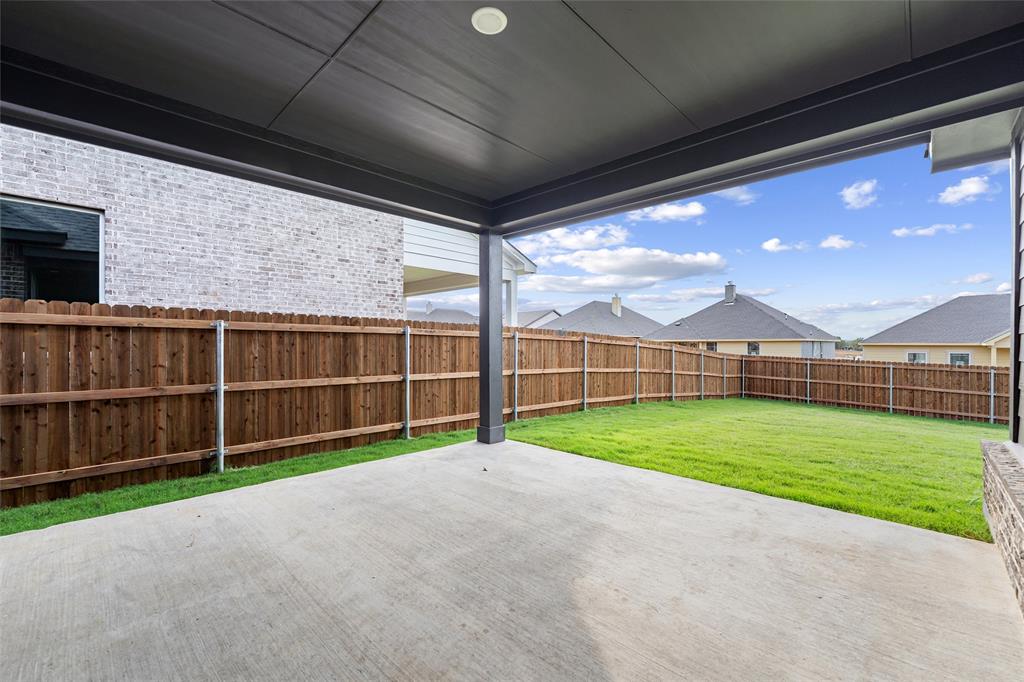 3508 Columbus Street Gainesville, TX 76240 - Photo 32 of 38 a view of outdoor space and yard
