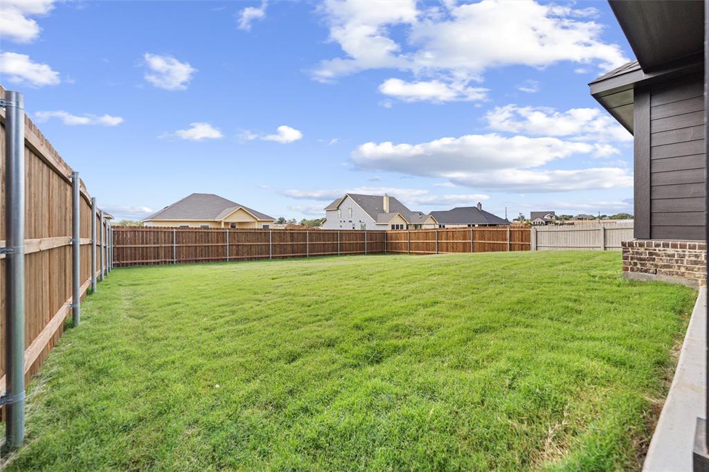 3508 Columbus Street Gainesville, TX 76240 - Photo 37 of 38 a view of outdoor space and yard