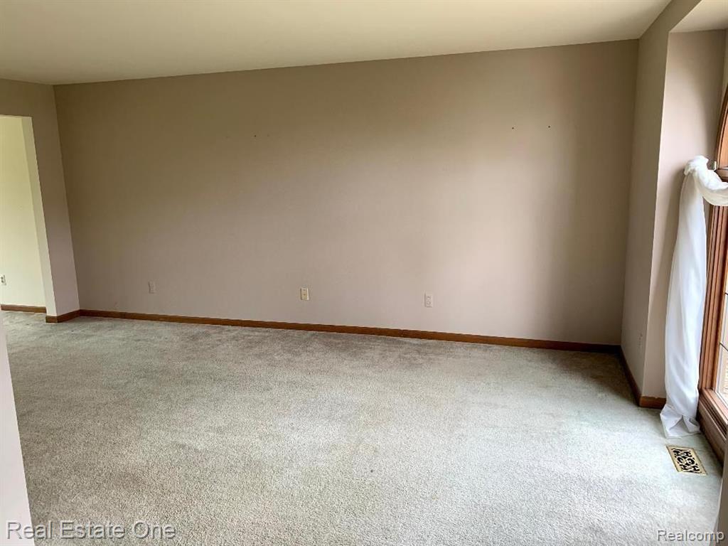 2777 Winter Park Road Rochester Hills, MI 48309 - Photo 5 of 10