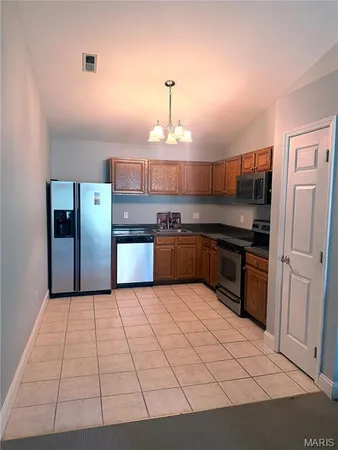 $149,900 | 7409 Triwoods Drive, Unit I, St. Louis, MO 63119