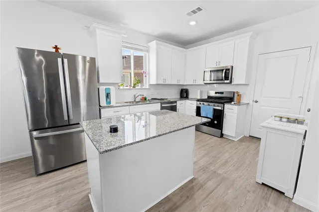 $2,300 | 17923 Stone Picker Court, Hockley, TX 77447