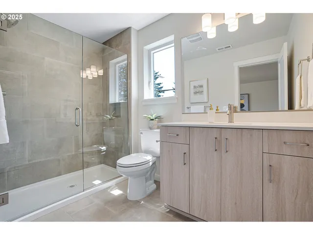 $369,900 | 15153 East Burnside Street, Portland, OR 97233