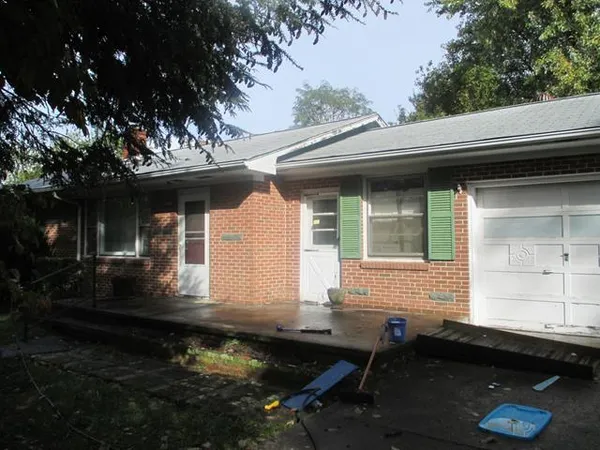 $200,000 | 2464 Howard Avenue Northeast, Roanoke, VA 24012