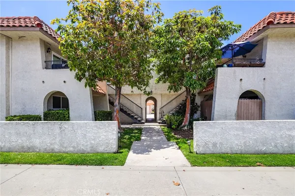 $2,500 | 4752 Pearce Drive, Huntington Beach, CA 92649