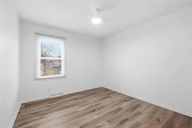 $2,385 | 8631 North Charlotte Street, Kansas City, MO 64155