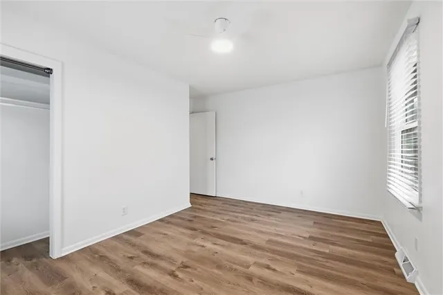 $2,385 | 8631 North Charlotte Street, Kansas City, MO 64155