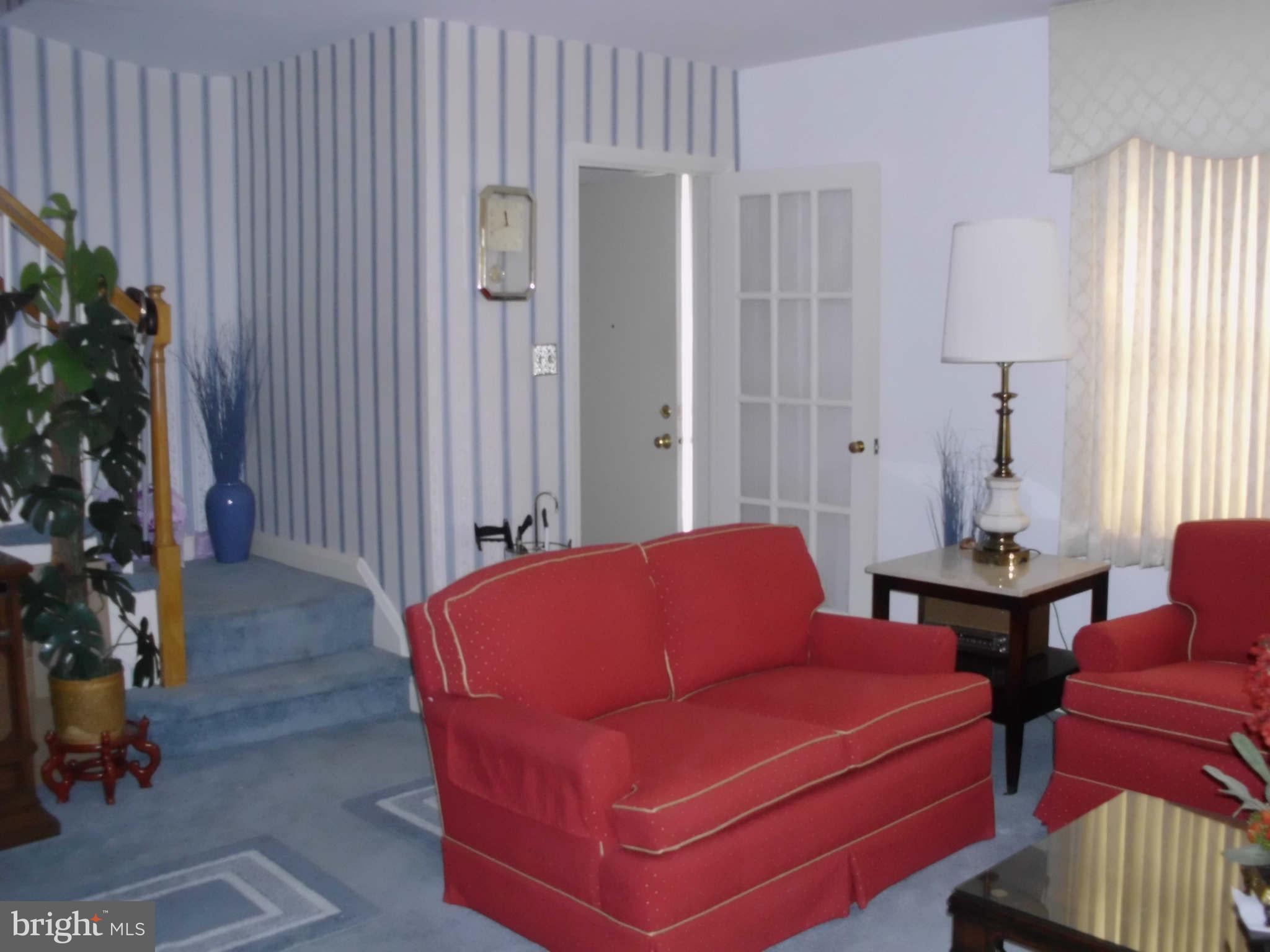 1873 Edgewood Road Baltimore, MD 21286 - Photo 5 of 24 Living Room