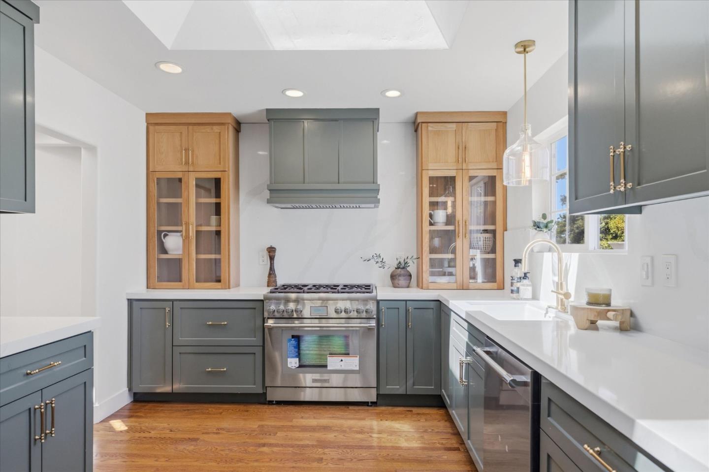 418 Ridge Road San Carlos, CA 94070 - Photo 12 of 42