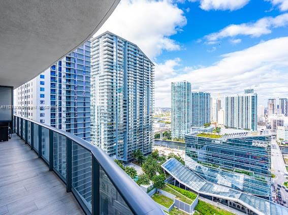 45 Southwest 9th St Unit 2801  