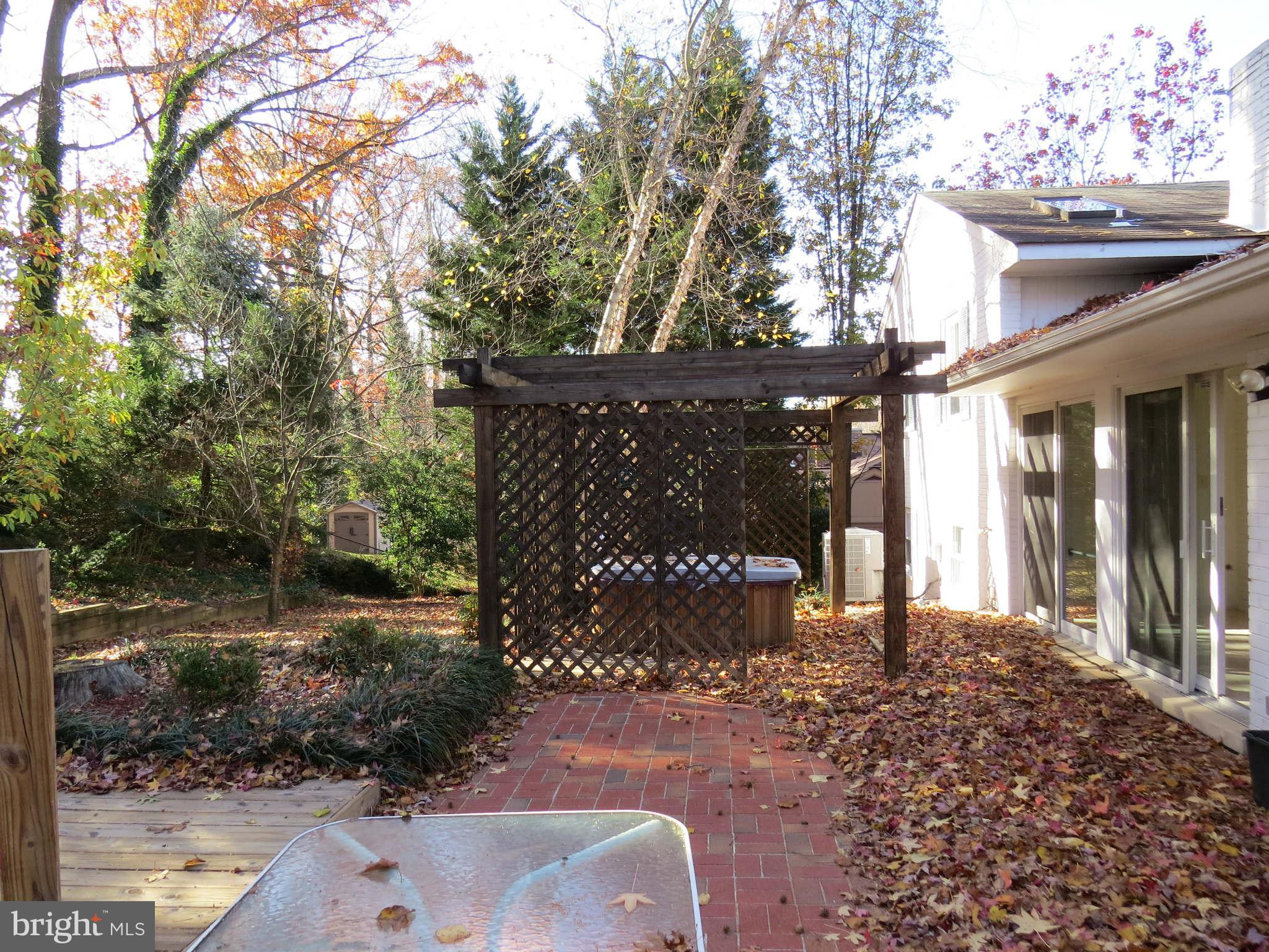 7519 Axton Street Springfield, VA 22151 - Photo 14 of 22 Exterior (Rear)