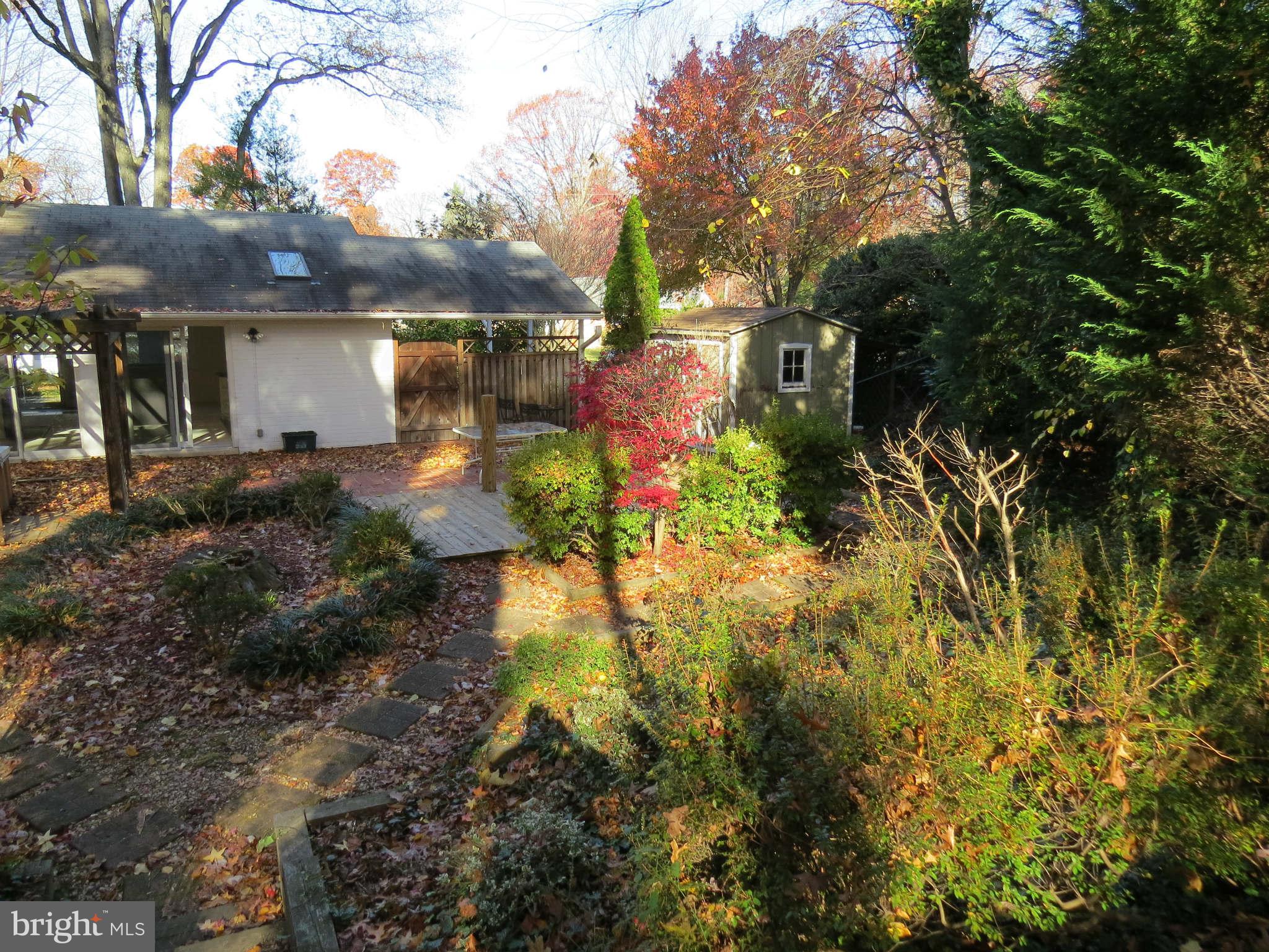 7519 Axton Street Springfield, VA 22151 - Photo 4 of 22 Exterior (Rear)