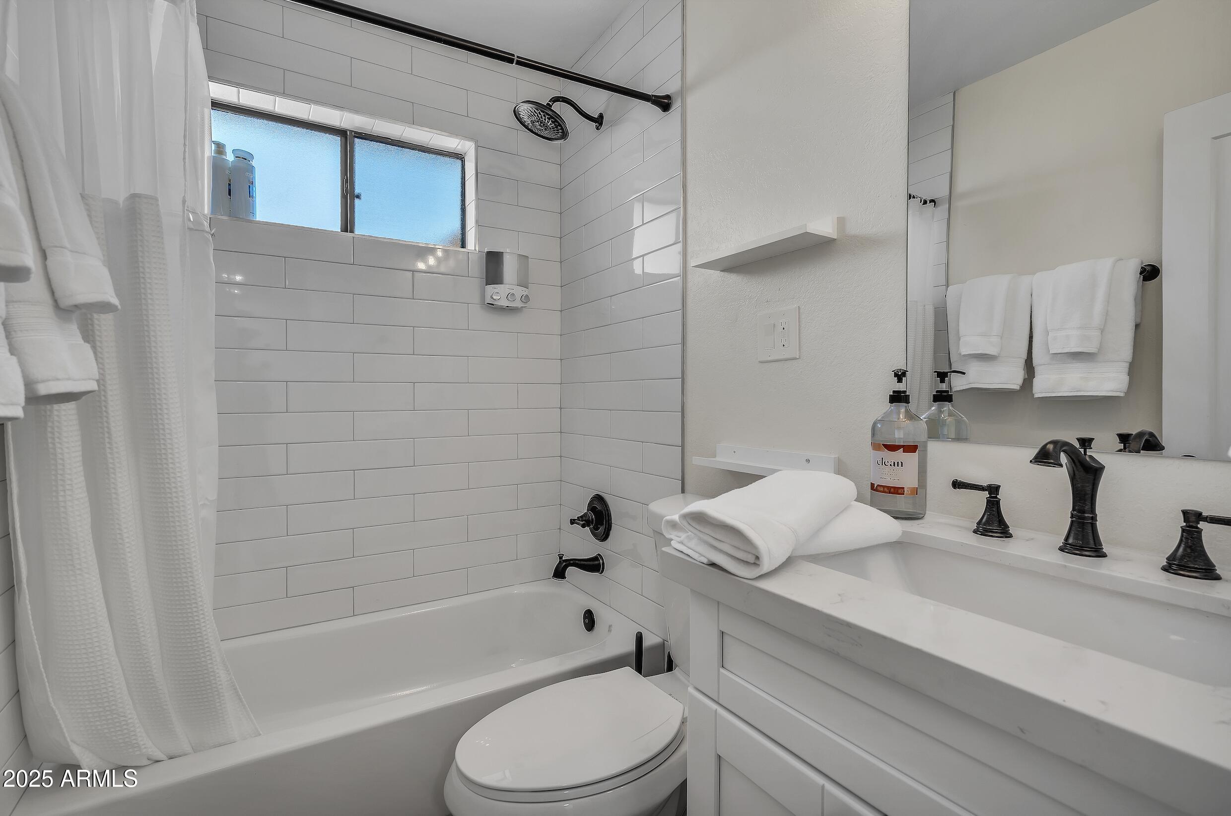 1207 West 15th Street Tempe, AZ 85281 - Photo 15 of 19 Hall Bath