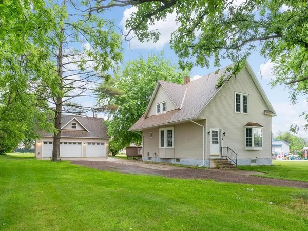 $340,000 | 506 3rd Street Southwest, Montgomery, MN 56069