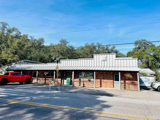 $399,000 | 5904 North Bay Point Drive, Pensacola, FL 32507