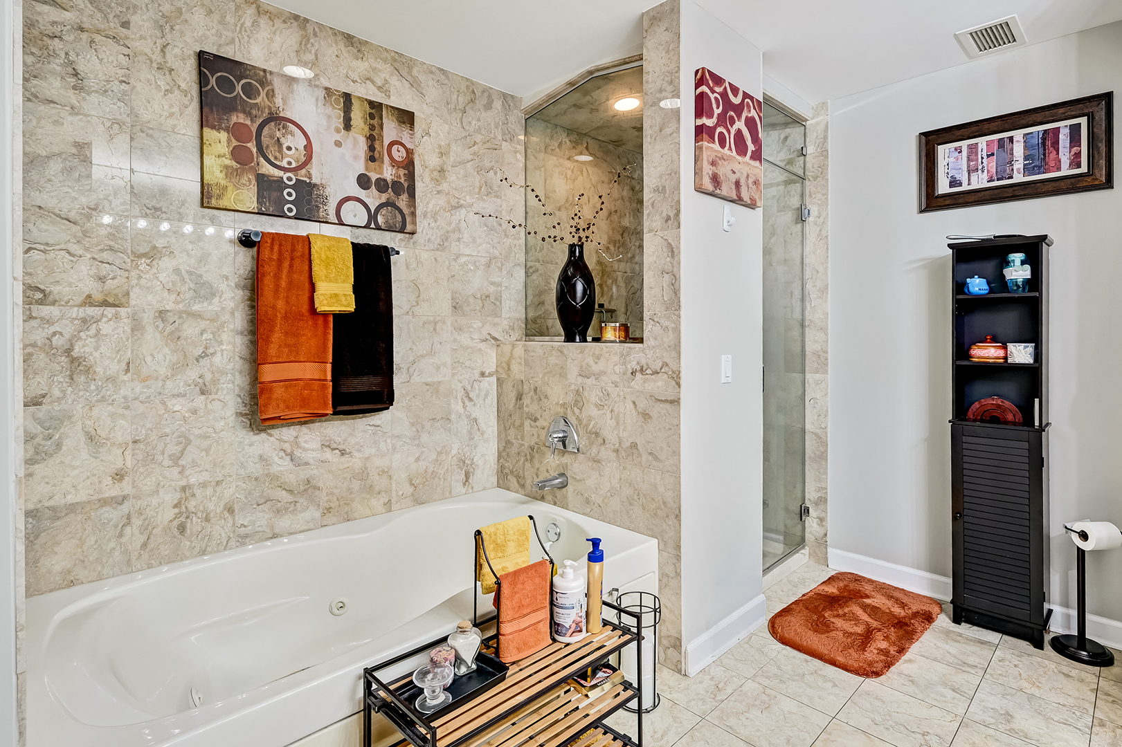 1335 South Prairie Avenue, Unit 1504 Chicago, IL 60605 - Photo 14 of 20 a bathroom with a bathtub and shower