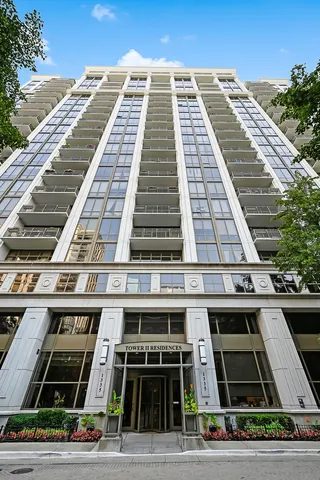 $639,000 | 1335 South Prairie Avenue, Unit 1504, Chicago, IL 60605