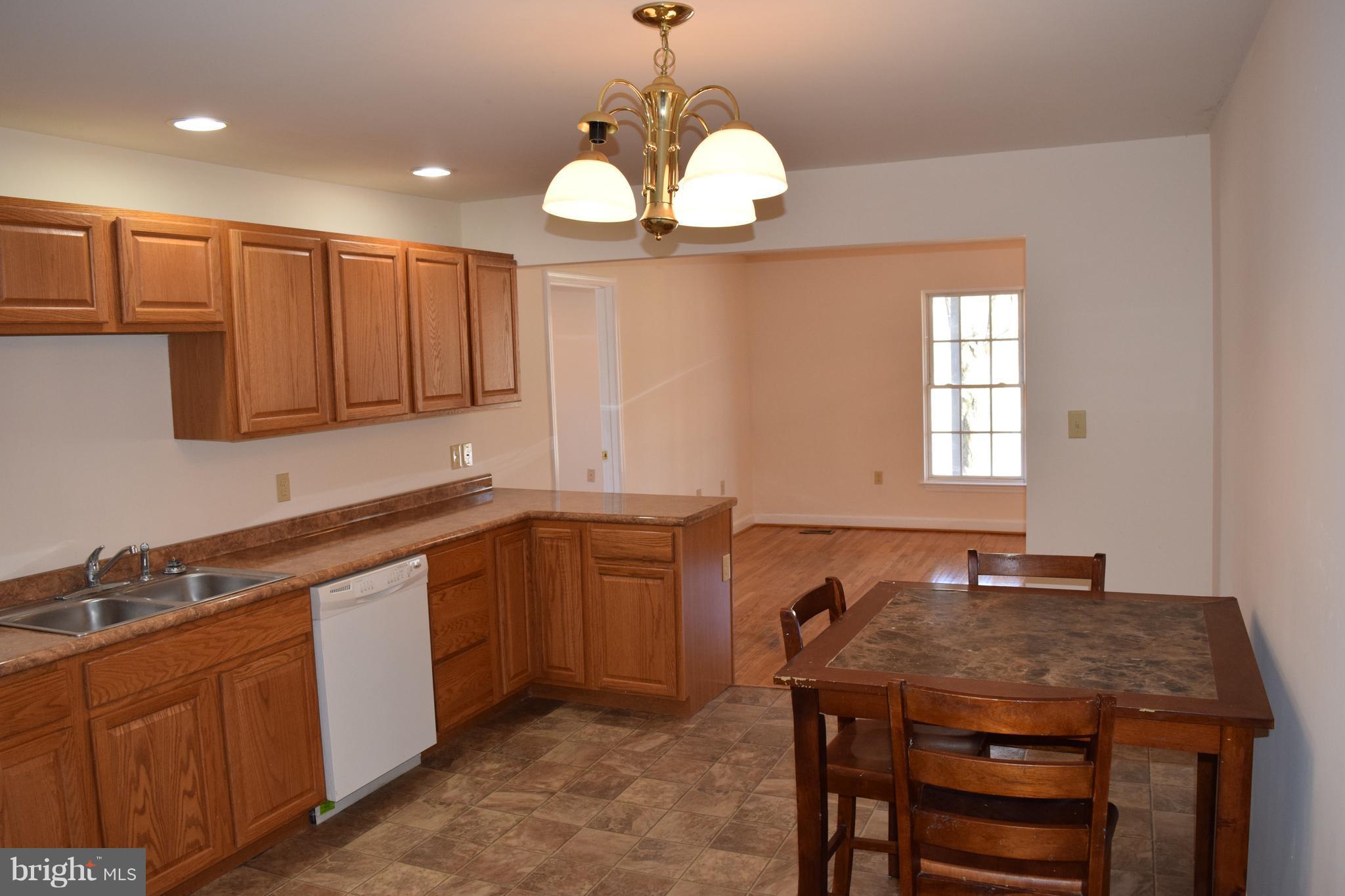 15472 Falling Waters Road Williamsport, MD 21795 - Photo 3 of 17 Kitchen