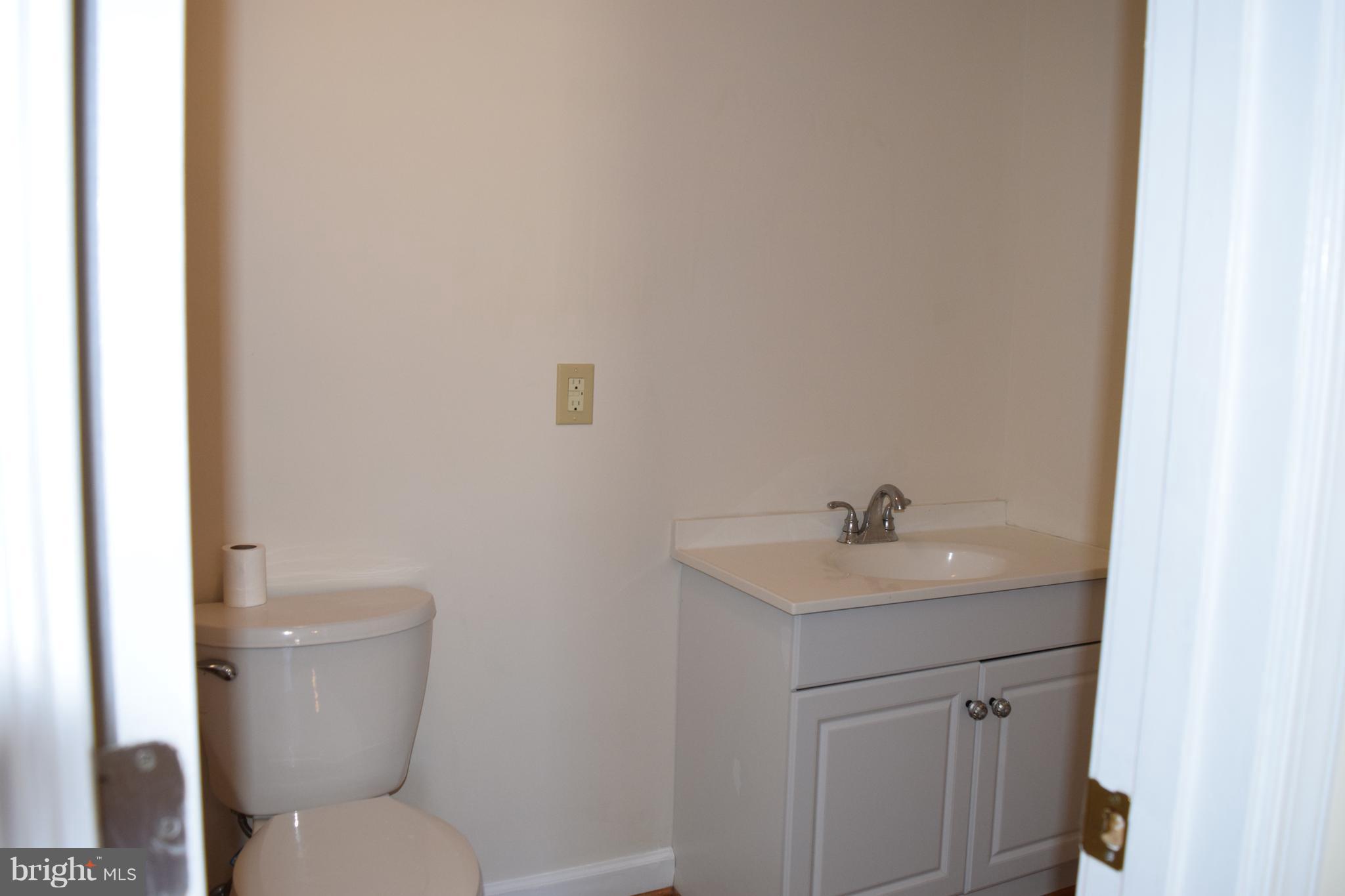 15472 Falling Waters Road Williamsport, MD 21795 - Photo 8 of 17 Bath