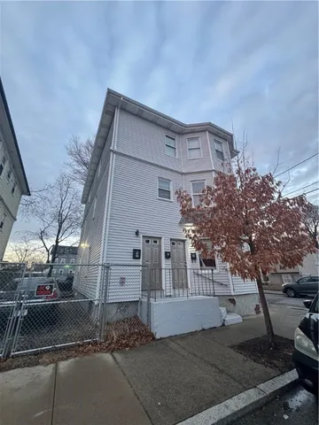 $2,100 | 361 Sayles Street, Unit 1, Providence, RI 02905