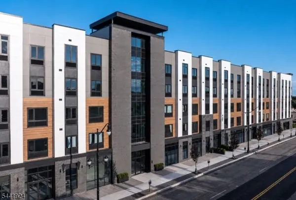$2,295 | 100 Washington Avenue, Unit 525, Belleville, NJ 07109