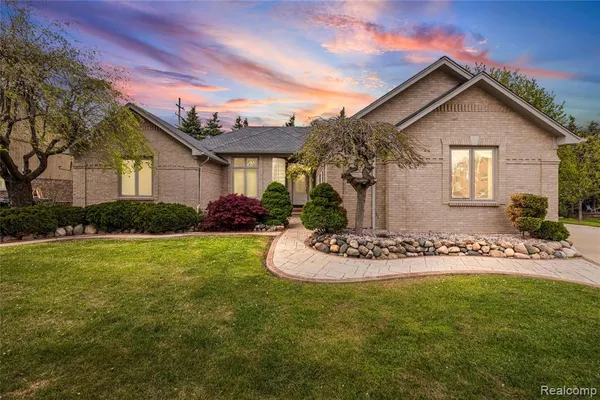 $499,900 | 13267 Pearl Drive, Utica, MI 48315