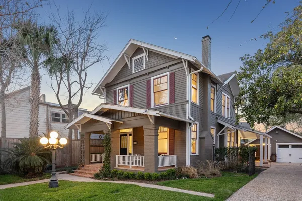 $850,000 | 1108 Hyde Park Boulevard, Houston, TX 77006