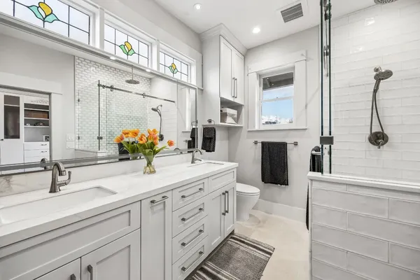 $850,000 | 1108 Hyde Park Boulevard, Houston, TX 77006