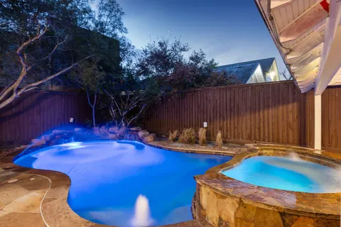 $850,000 | 1108 Hyde Park Boulevard, Houston, TX 77006